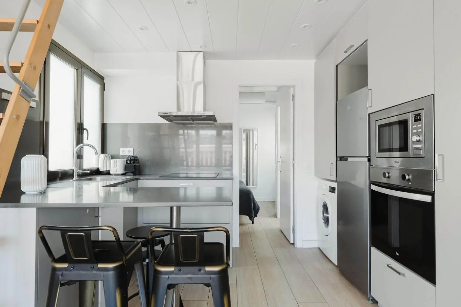 Blueground Galvany Furnished Penthouse Bcn-135 Barcelona 0*,  España