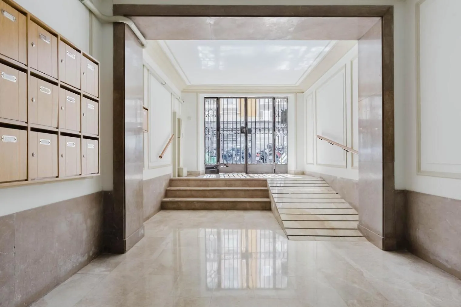 Apartamento Blueground Galvany Furnished Penthouse Bcn-135 Barcelona